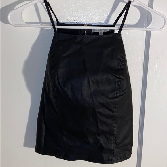 Cutout back crop top - Picture 1 of 3